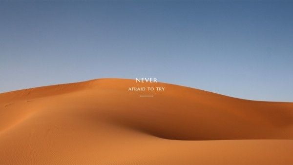 天空下的棕色沙丘 电脑壁纸