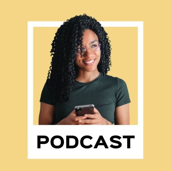 黄色のシンプルなソーシャルメディア投稿 Podcastカバーアート
